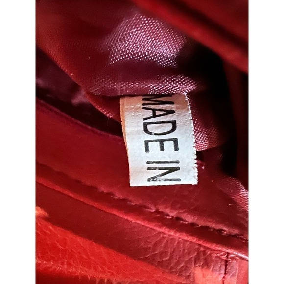 Expandable Red Faux Leather Crossbody with an Adjustable Strap Shoulder Bag - Picture 5 of 12